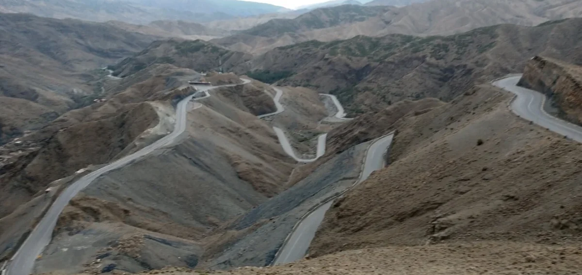 High Atlas Mountains and Tizi n’Tichka road during a 7 days Morocco tour from Casablanca to Marrakech
