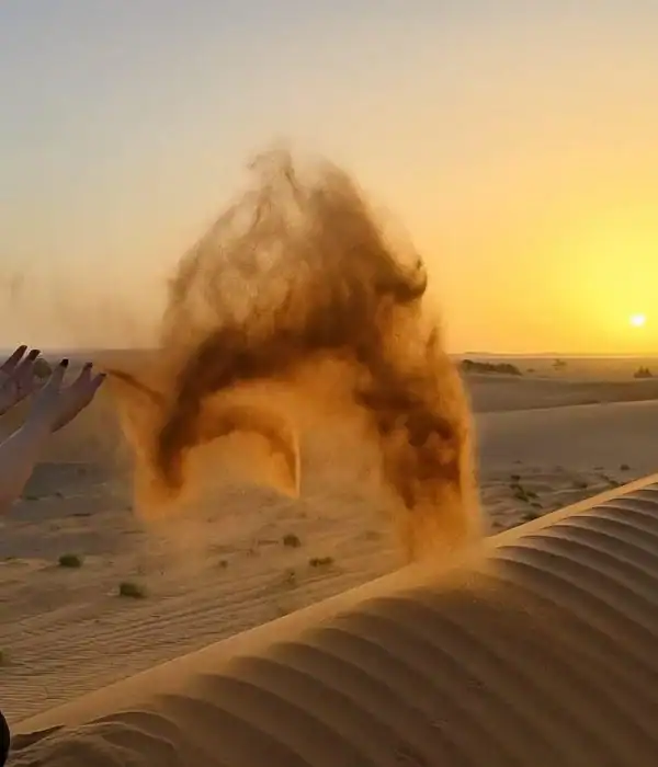 Sunset over the sand dunes of Erg Chebbi on a 4 days Sahara desert tour from Fes to Merzouga