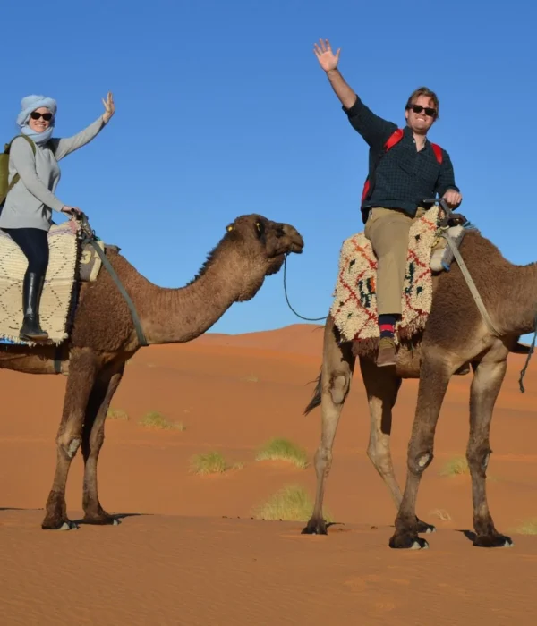 Paseo en camello en el desierto del Sáhara de Merzouga durante el tour de 3 días de Errachidia a Marrakech