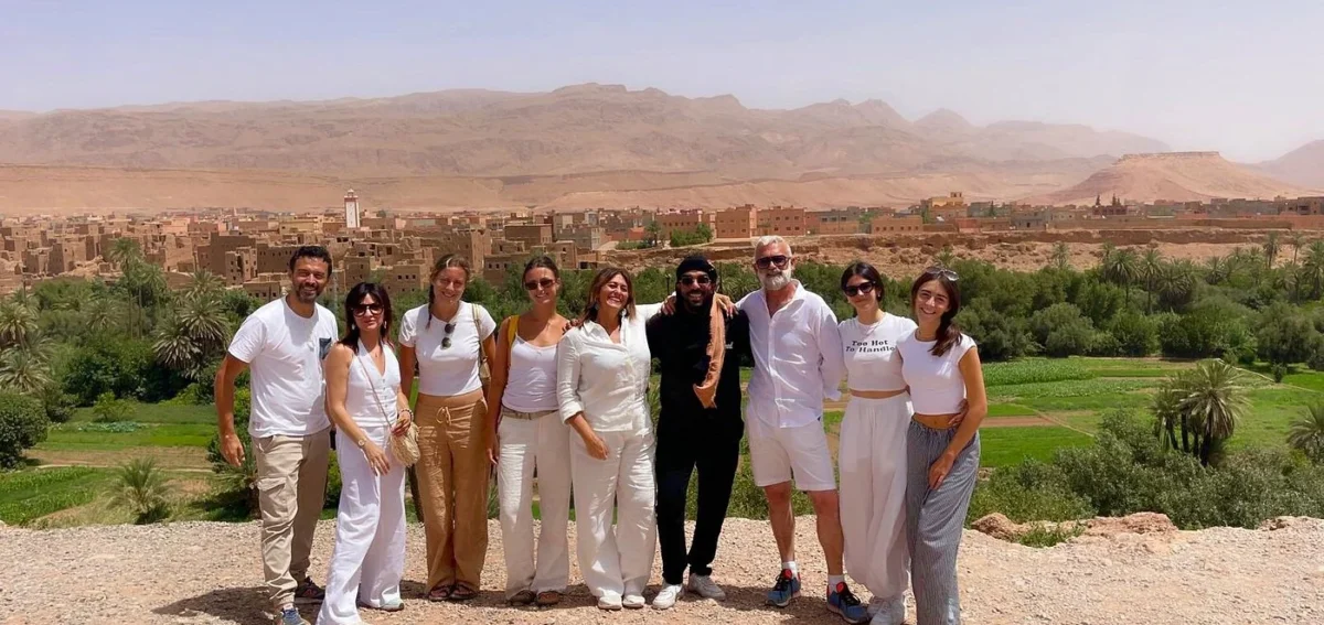 Group photo during the 3 day tour from Ouarzazate to Fes via Merzouga Desert